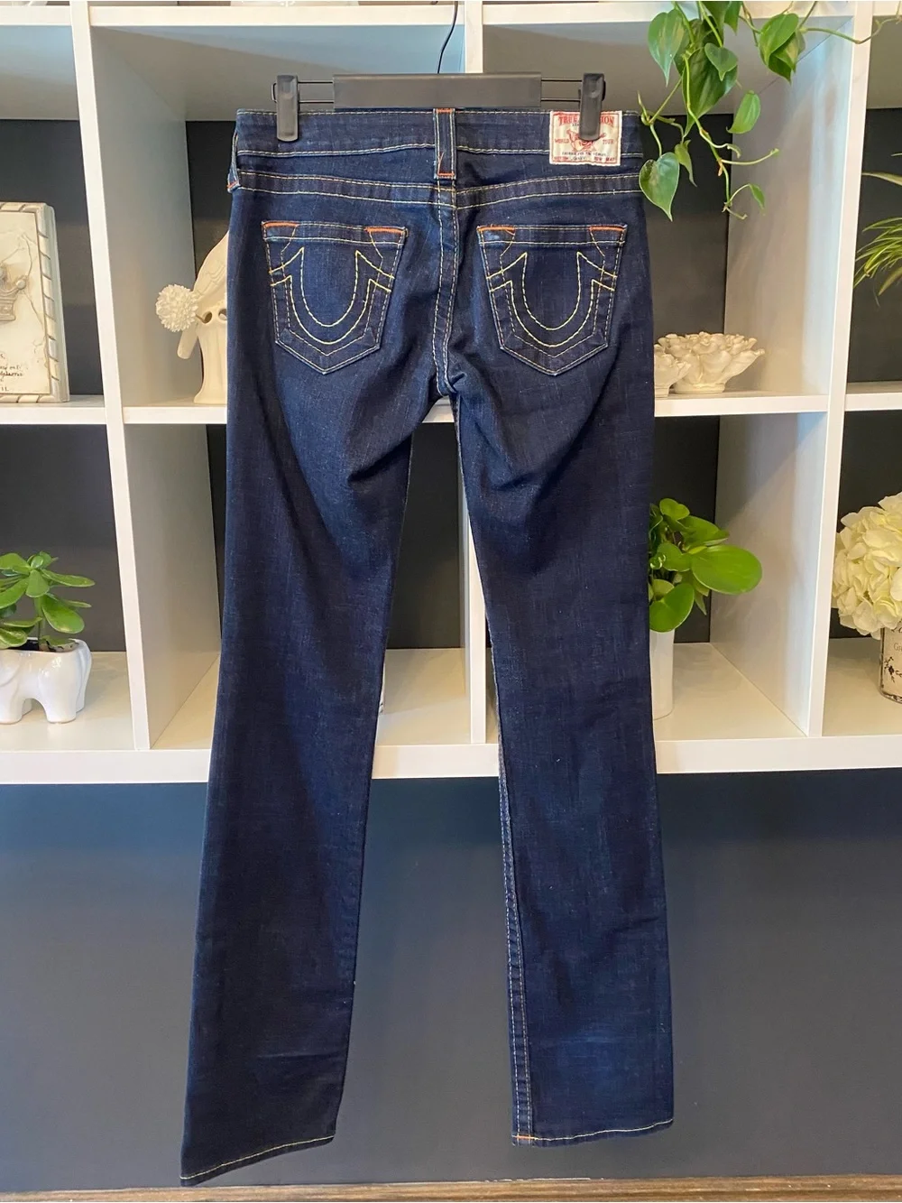 True Religion Women's Dark Blue Flare Jeans with Contrast Stitching - Picture 4 of 7